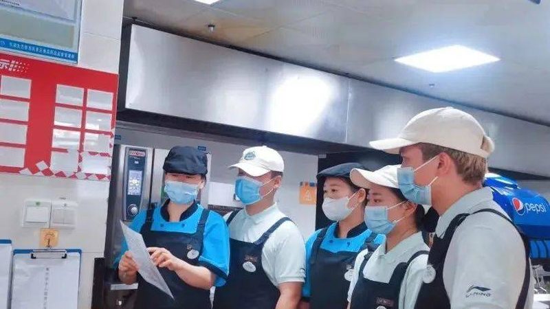 餐饮加盟与自营：两种经营模式的深度解析