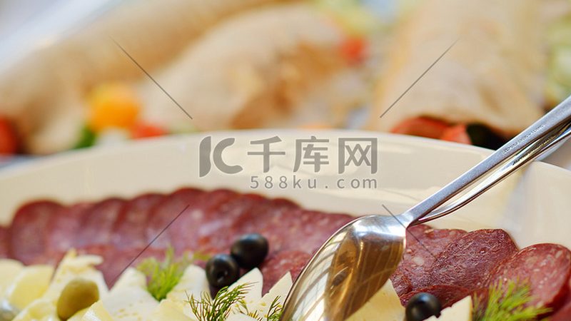 新手餐饮加盟注意事项：如何规避潜在风险